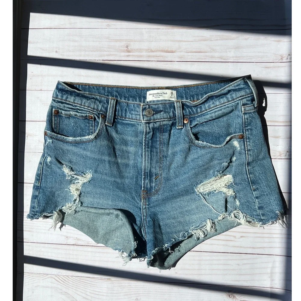 Abercrombie & Fitch Mom Shorts Womens Blue Distressed Mid Rise Size 28|6 Boho